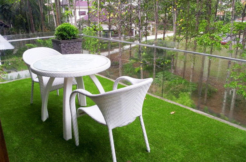 How to Choose the Best Artificial Grass for Your Balcony?