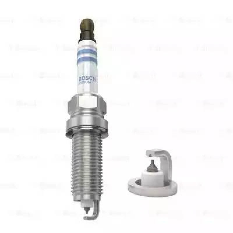 1 PCs spark plug for Renault Clio 4 2012-2020 Bosch 0 242 135 517 Renault Clio spark plugs for Renault car