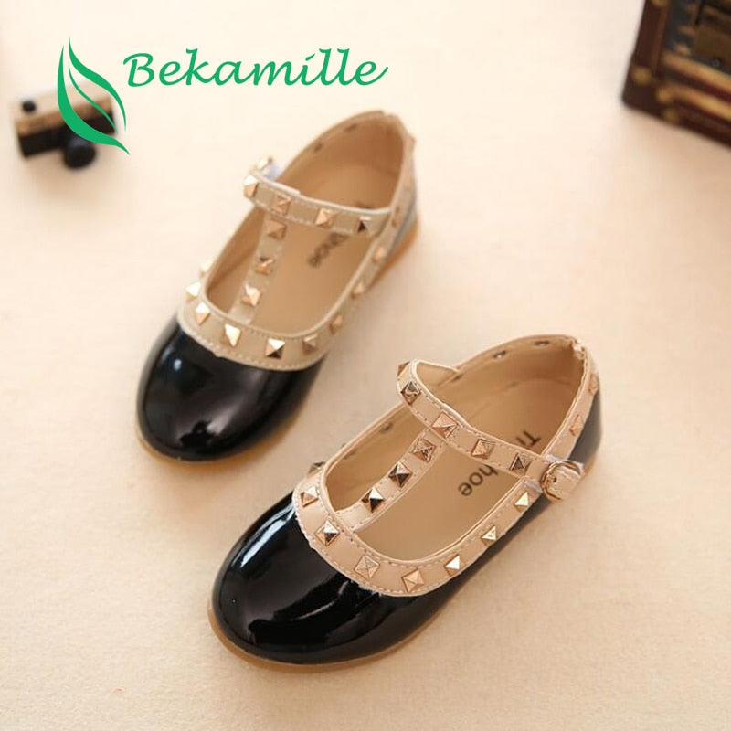 Bekamille 2021 New Girls Sandals Kids Leather Shoes Children Rivets Leisure Sneakers Hot Girls Princess Dance Shoes