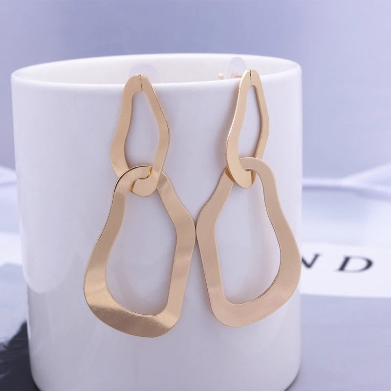 Exaggerated Hollow Irregular Long Dangle Earrings for Women Lady Personality Geometric Oval Round Metal Earing Party Jewelry