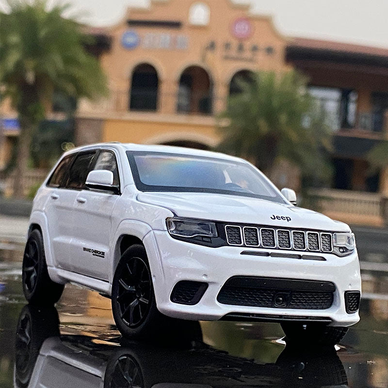 1:32 JEEPS Grand Cherokee SUV Alloy Off-road Car Model Steering Shock Absorber Sound And Light Toy Car Boy Gifts Car Model