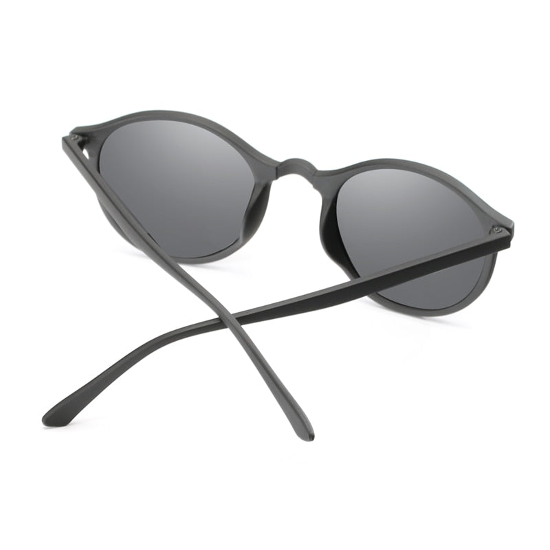 Polarized Round Men&