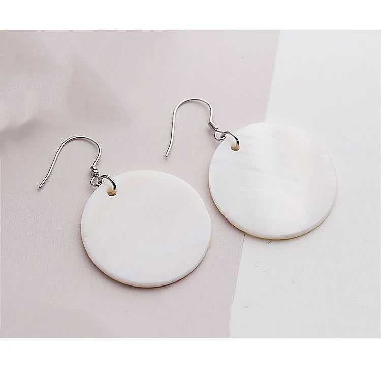 Fashion Natural Shell Pendant Earrings Round Curved Metal Geometric Earrings for Women Wedding Gift Jewelry