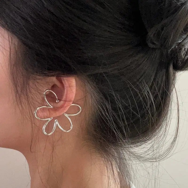 Fashion Exaggerated Hollow Flower Ear Bone Clip Non-Pierced Earring Silver Color Ear Cuff for Women Girls Aesthetic Jewelry 1pc
