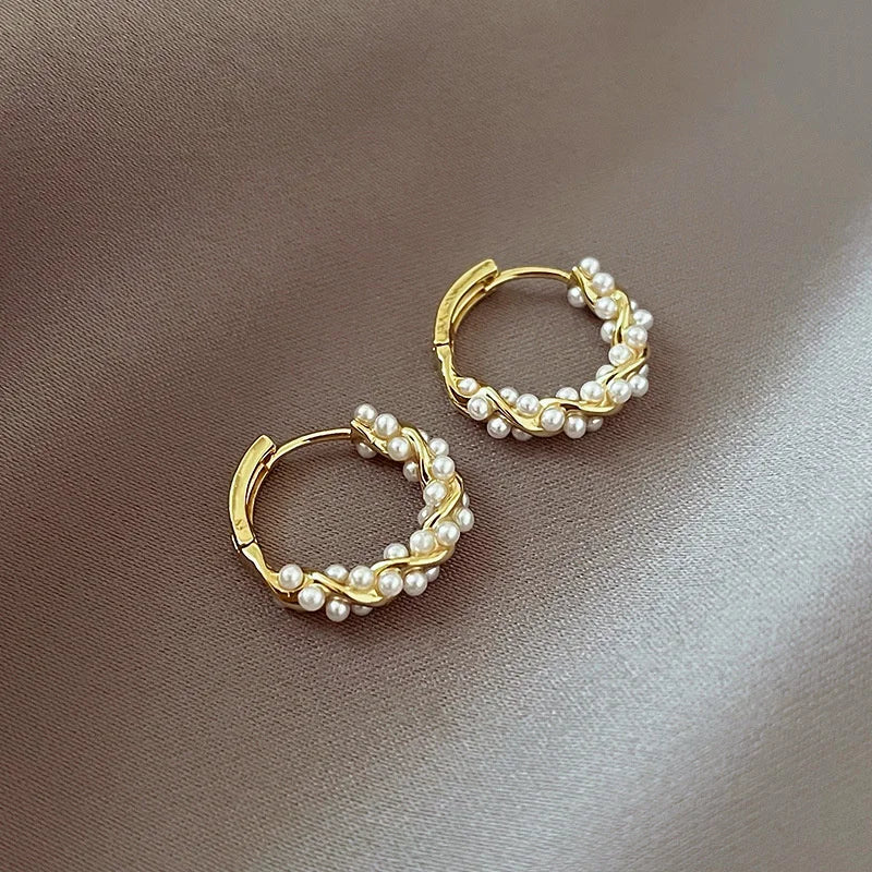 Round Wreath Bow Pearl Stud Earrings Elegant Trend Fashion Korean Women Jewelry Simple Pearl Stud Earrings Small Zircon Ear Clip