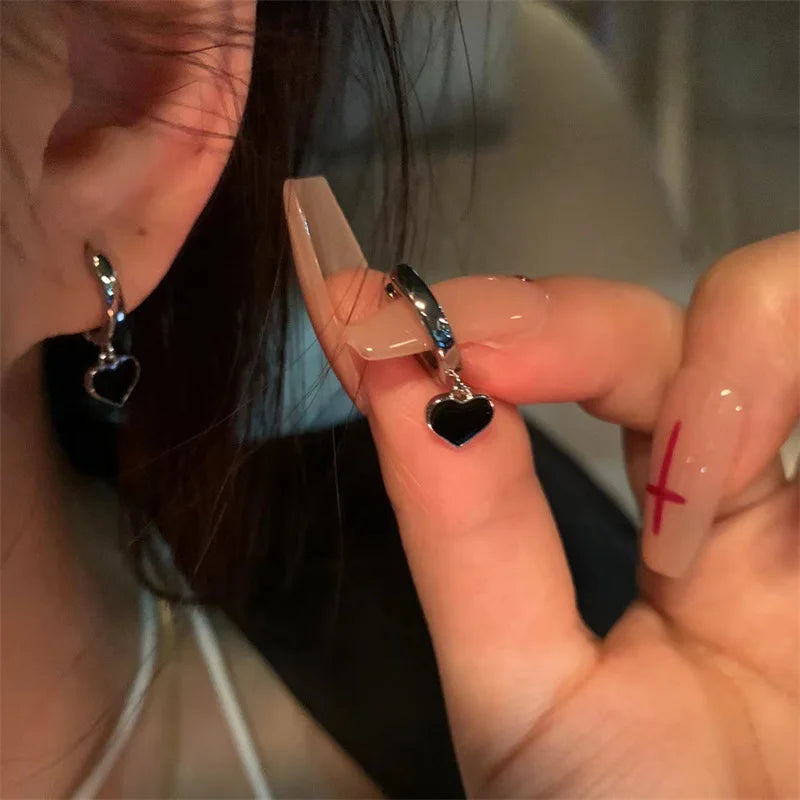 2023 Black Color Geometric Heart-shaped Earrings for Women Girls Fashion Hollow Heart Hoop Earrings  Jewelry Accessories