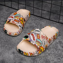 2022 New Summer Slippers Men Casual Striped Beach Bathroom Indoor Comfortable Shoes Outside Non-slip Designer Sandals Graffiti