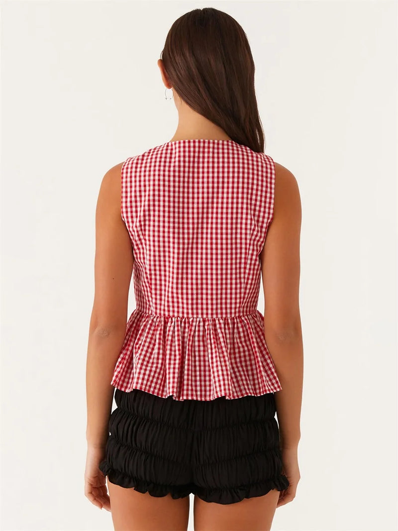 Stylish Halter Neck Crop Top Fashionable Sleeveless Checkered Blouse for Casual Outings and Nightlife Events