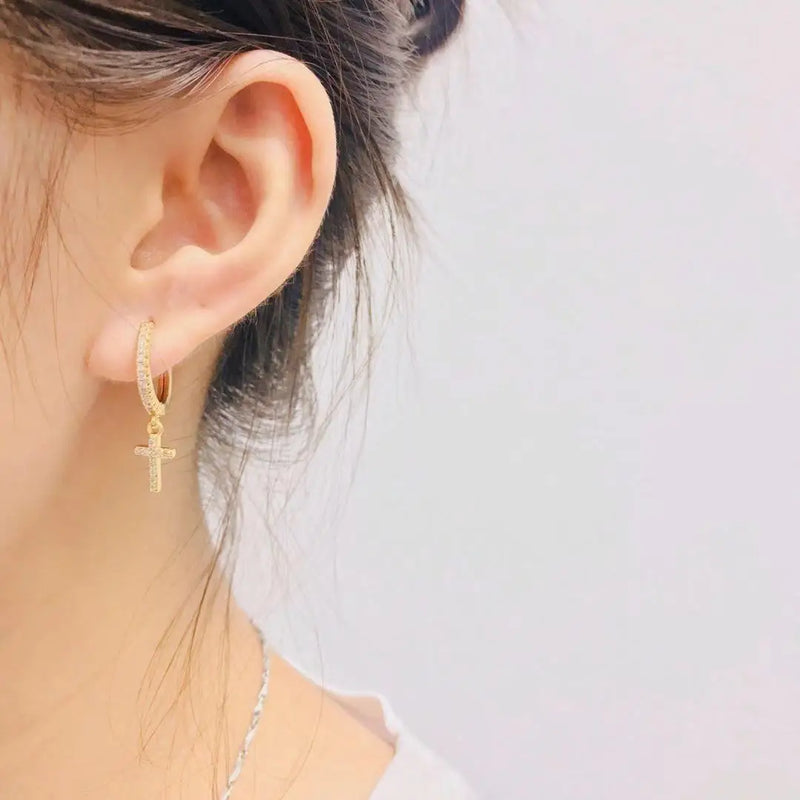 New Fashion Cute Cross Ear Buckle Earrings Shiny Cubic Crystal Gold Color Hoop Earrings for Women Korean Wedding Jewelery
