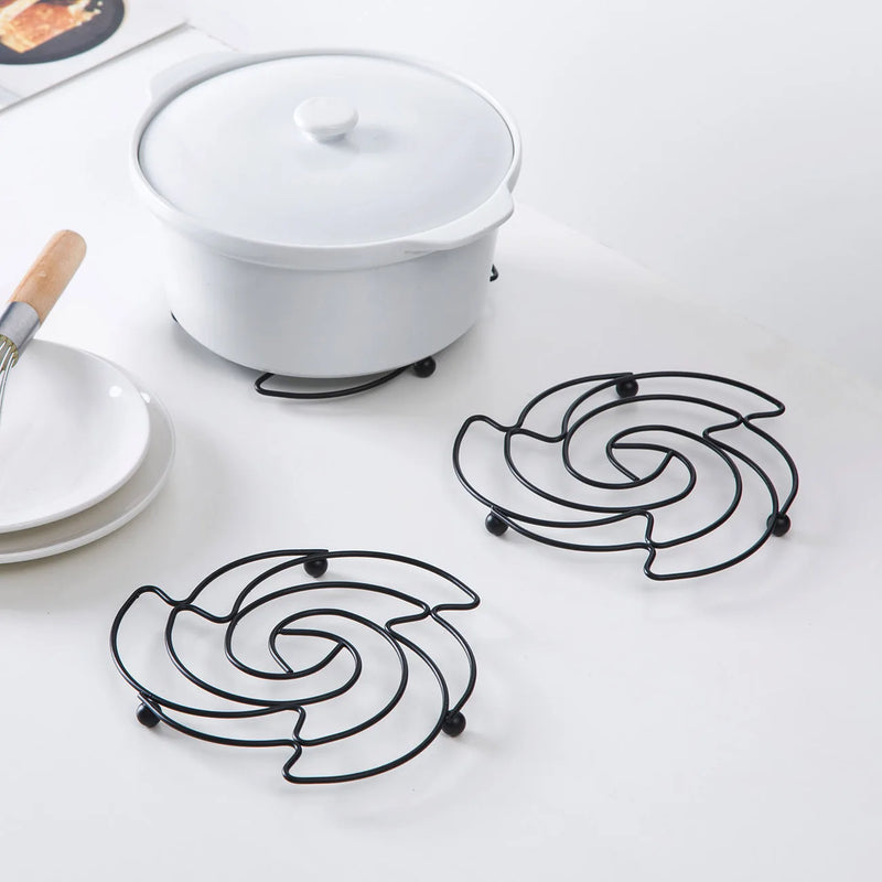 1PC Creative Iron Round Placemat Pan Pot Mat Holder Stand Hot  Placemats Cookware Mats Drink Coasters Kitchen Tools Placemat