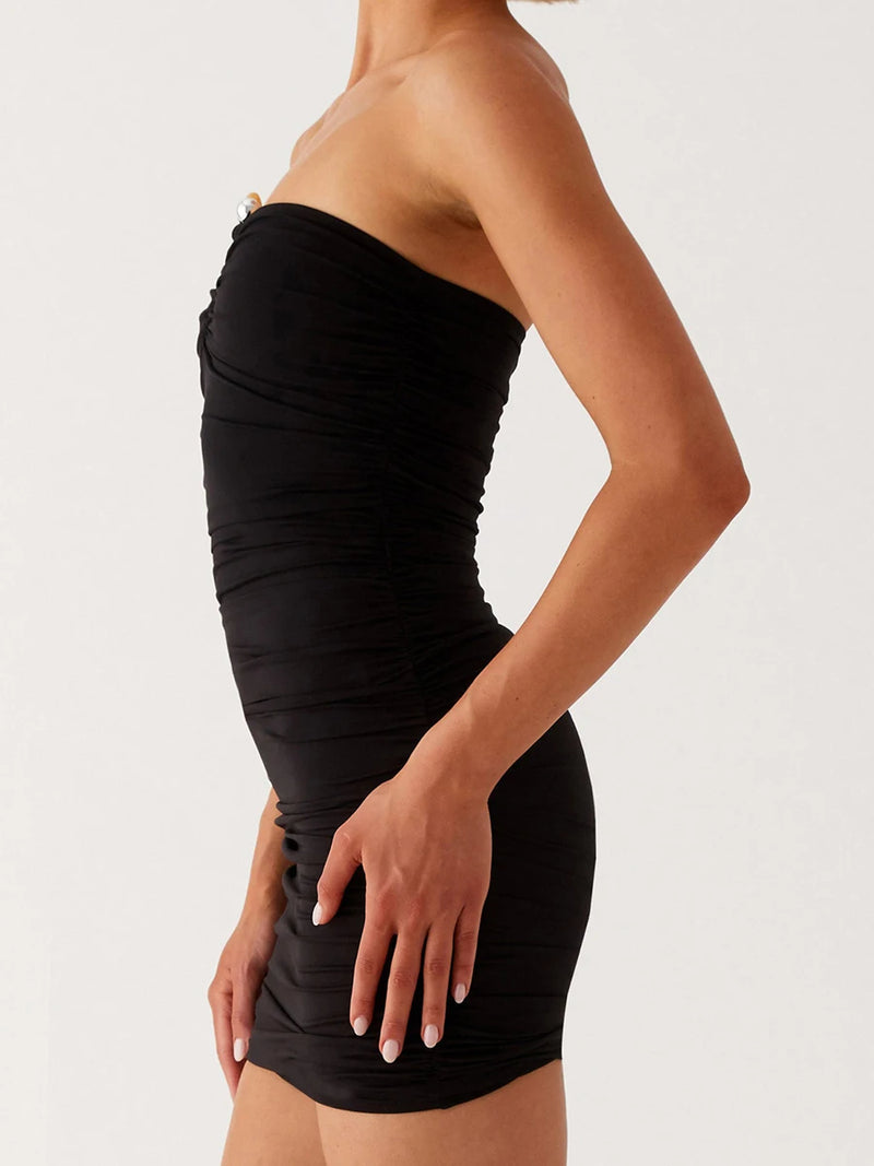 Elegant Off-Shoulder Bodycon Dress with Ruched Detailing and Sleeveless Design Perfect for Summer Parties and Clubbing Events