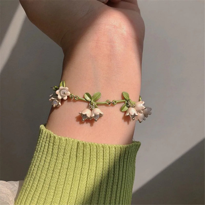 Simple Forest Bracelet White Lily of the Valley Flower Pendant Women's Fashion Jewelry Holiday Party Accessories for Girls Gift