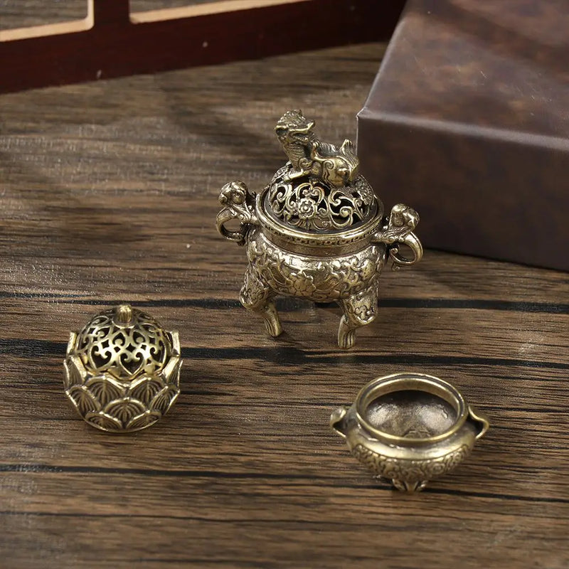 Incense Burner Mini Qilin Head Hollow Lotus Retro Brass Censer Cense Stick Holder Chinese Ancient Style Home Desktop Decor Craft