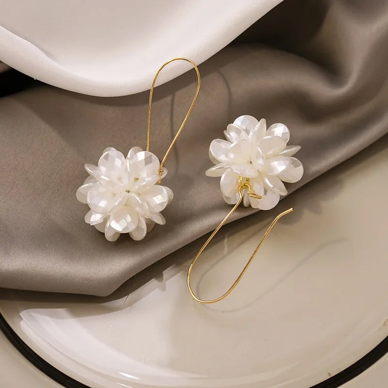 Flower Earrings Hand-made Pearl Beaded Korean Fashion Shiny Crystal Earrings Sweet