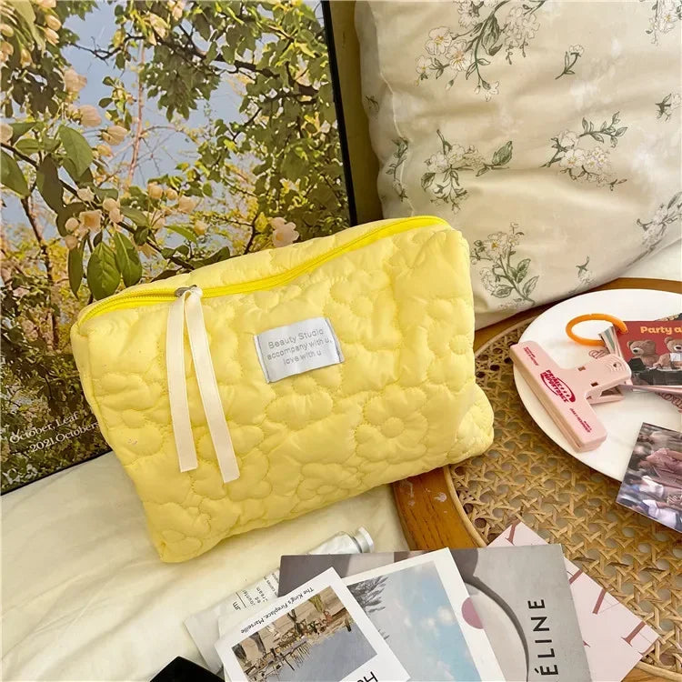 2024 New Flower Pattern Women Makeup Bag Toiletries Cosmetic Organizer Zipper Bag Travel Wash Pouch Cosmetic Bag Make Up Bags