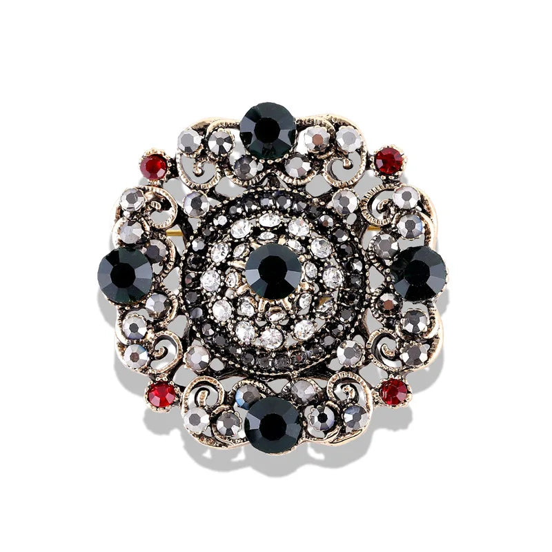 High Quality Fashion Baroque Court Retro Brooch Personality Hollow Badge Corsage High-end Christmas Gift Clothing Accessories