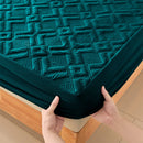 Super Waterproof Quilted Mattress Cover Twin Full King Queen Size Anti-mite Air-Permeable Bed Pad Cover Not Including Pillowcase