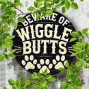 "Beware of Wiggle Butts Aluminum Sign - Rustic 7.87" Round Paw Print Wall Art for Home, Office, Farmhouse, Garden"