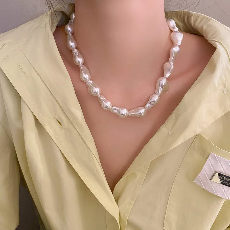 Fashion Irregular Pearl Love Pendant Necklace Women Trend Temperament Clavicle Chain Versatile Jewelry Girl Necklace Spring New