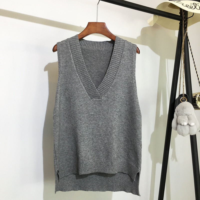 V-neck knitted vest women&