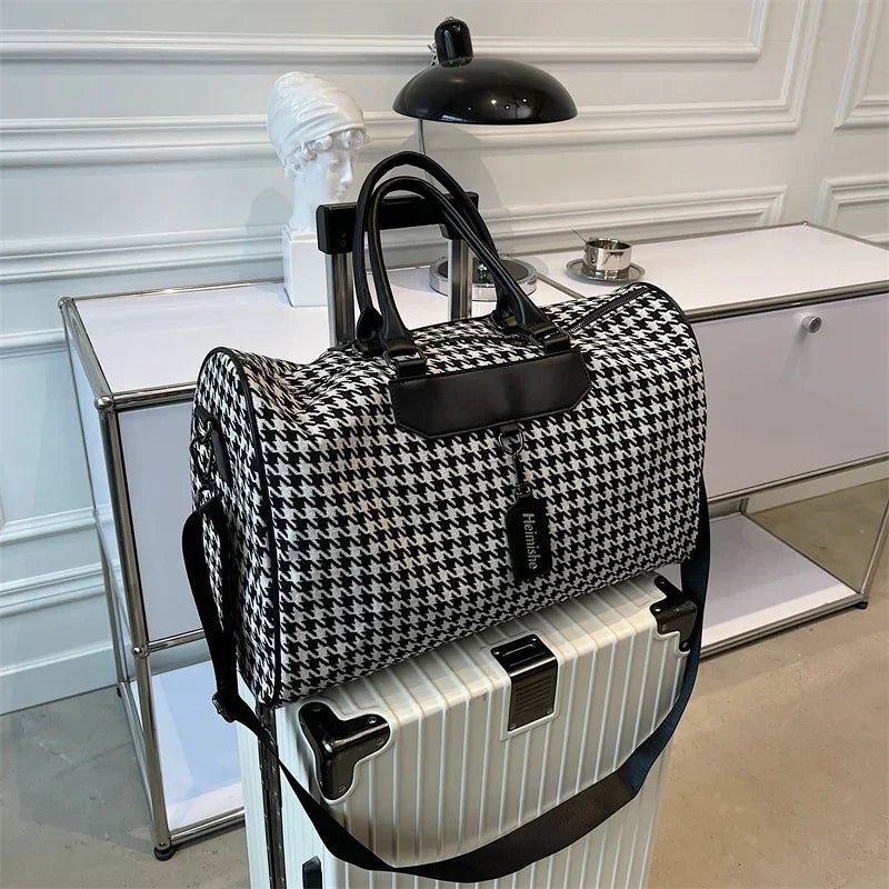 Travel Duffle Large Capacity Women Fitness Sports Bag Dry and Wet Luxury Hand Luggage Bag Female Designer Weekend Bag Travel