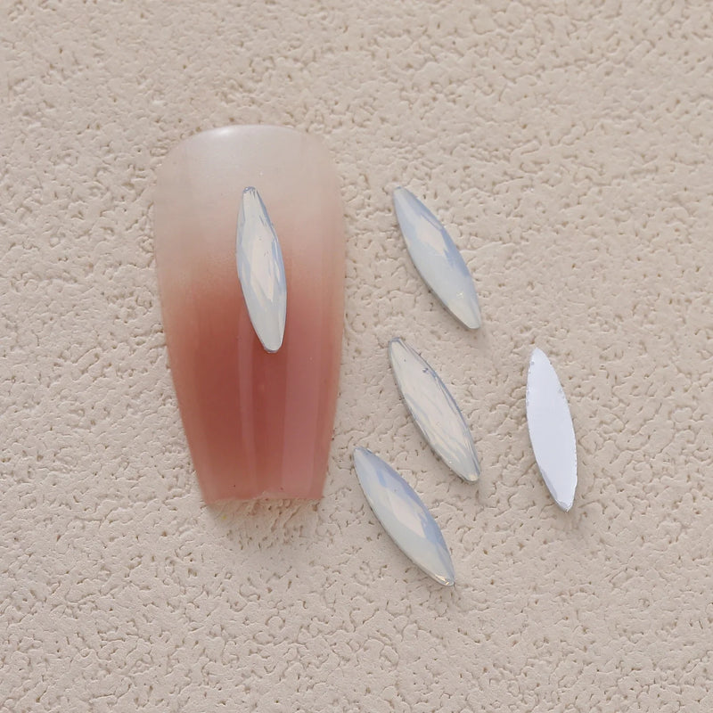 100pcs/Pack White Opal Drop Heart Mixed Shaped Resin Rhinestone Fancy Style Shiny 3D Manicure Nail Art Decoration Charms Jewelry