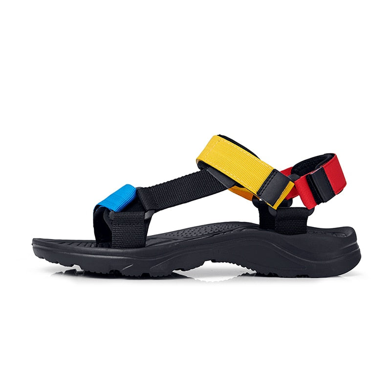 2022 Neue Männer Sandalen rutschfeste Sommer Flip Flops Hochwertige Outdoor Strand Hausschuhe Freizeitschuhe Günstige Herrenschuhe Wasserschuhe