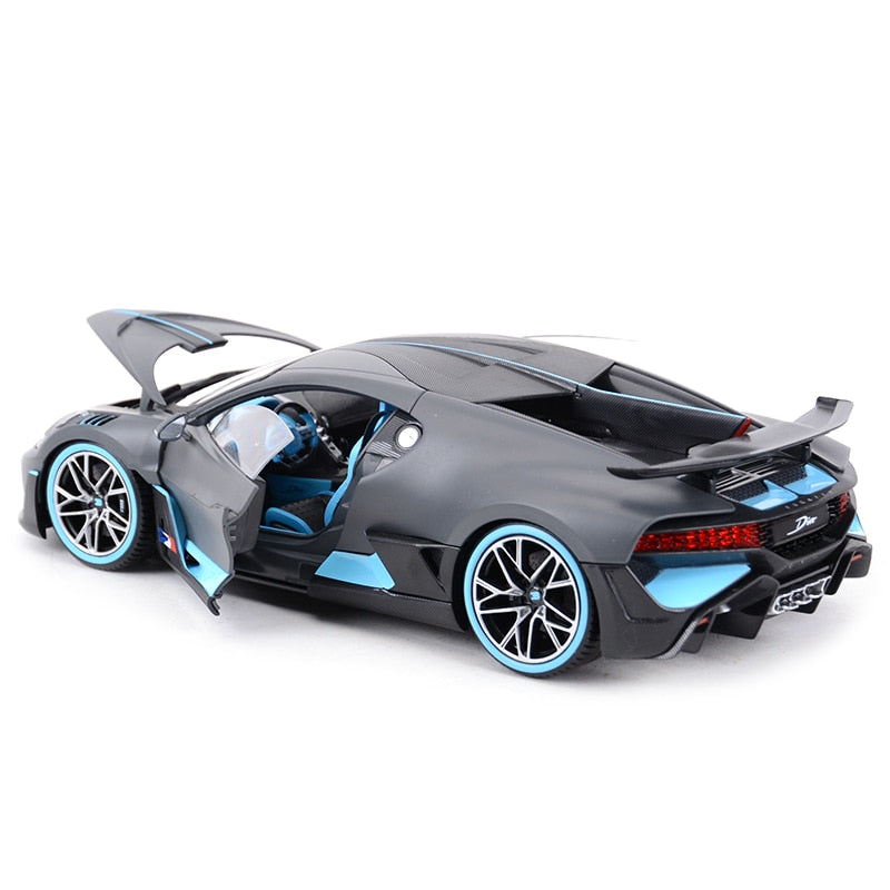 Bburago 1:18 Bugatti Divo Sports Car Static Simulation Die Cast Vehicles Collectible Model Car Toys