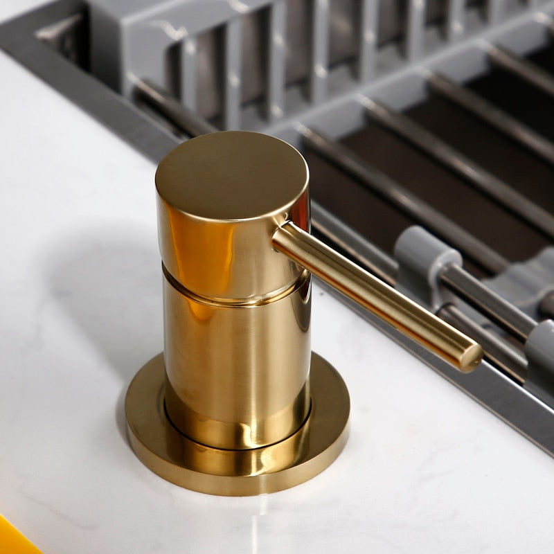 Küchenmischbatterie Brush Gold Sdolid Messing Einhand 360-Grad-Schwenkauslauf Gebürstetes Gold 2-Loch-Deckmontage-Waschtischarmatur