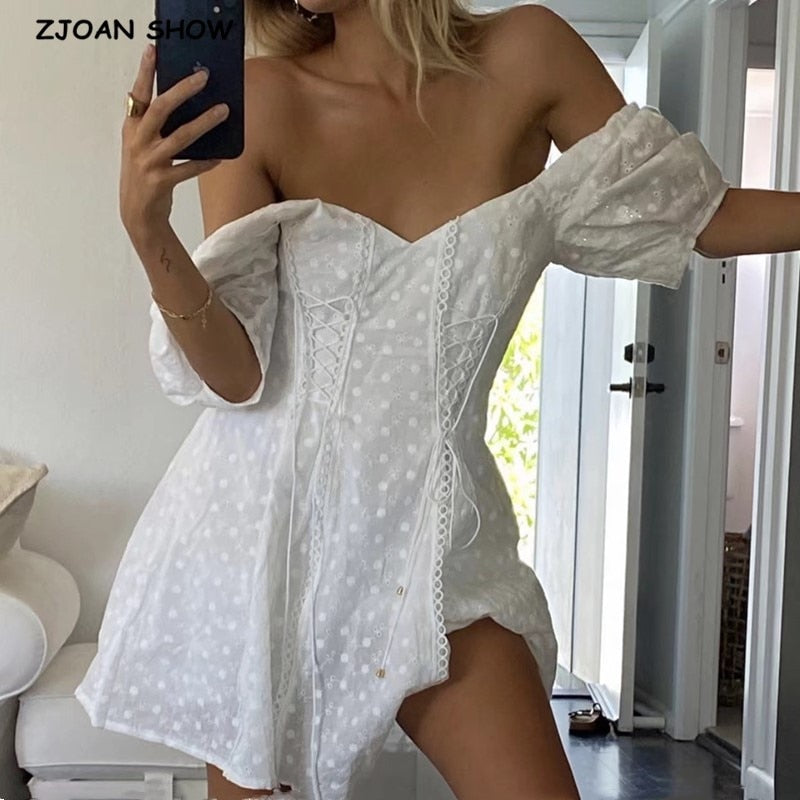 2020 Retro bordado agujero costura encaje Cruz encaje hasta manga corta Vestido corto mujer blanco francés Mini vestidos vacaciones