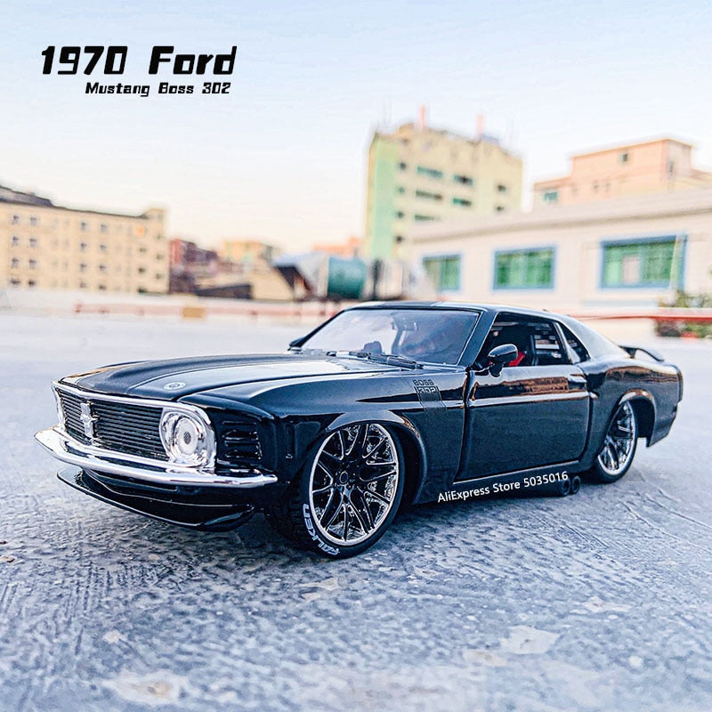 Maisto 1:24 New hot sale  1967 Ford Mustang GT simulation alloy car model crafts decoration collection toy tools gift