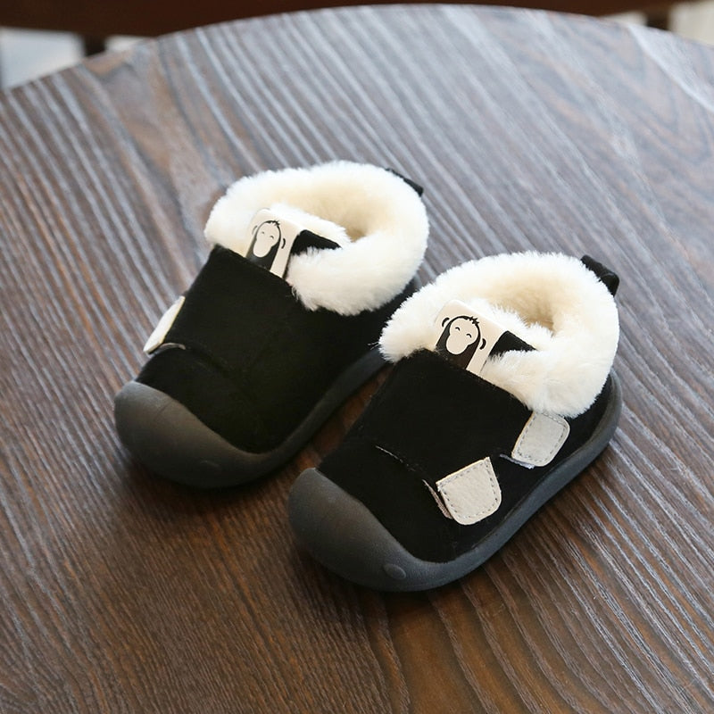 Botas de invierno para niños pequeños, botas de nieve cálidas de felpa para bebés y niñas, zapatos antideslizantes de fondo suave para exteriores cómodos para niños