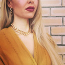 Retrato retro europeo y americano de collar de cadena gruesa exagerada cadena de doble personalidad cadena de cuello de hip-hop colla corta