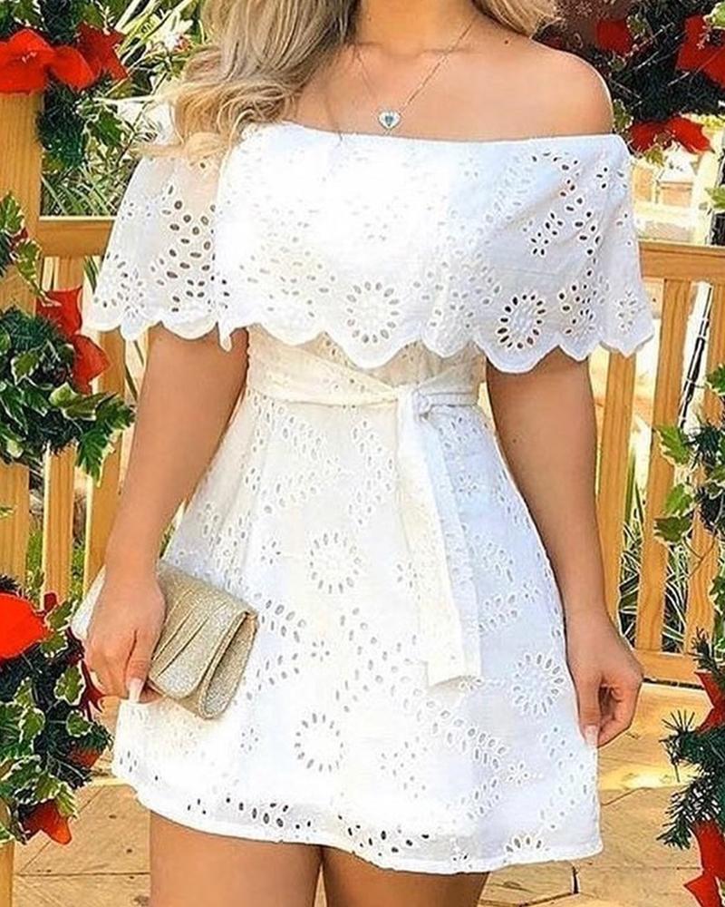 2022 verano sólido fuera del hombro Broderie encaje Mini vestido blanco ajustado ceñido al cuerpo con fajas Sexy