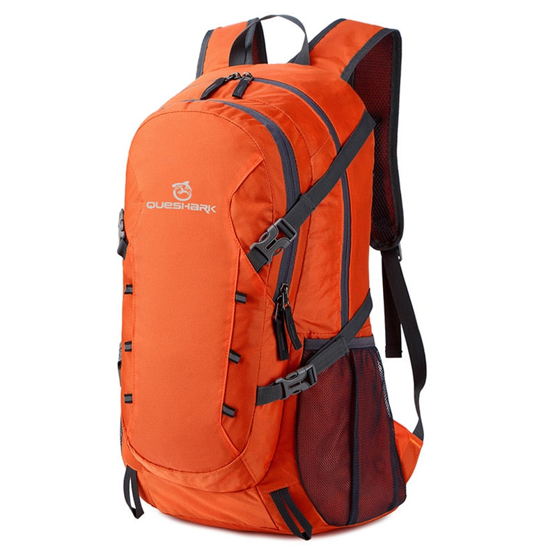 QUESHARK 40L Ultraleichter, Wasserdichter, Weicher, Faltbarer Camping-Schulterrucksack, Klettern, Reisen, Bergsteigen, Wandern, Radfahren