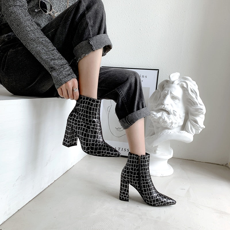 New Winter quality snake ankle boots for women pointed toe high heels boots simple zipper fashion shoes woman 2019 Spring 32-43