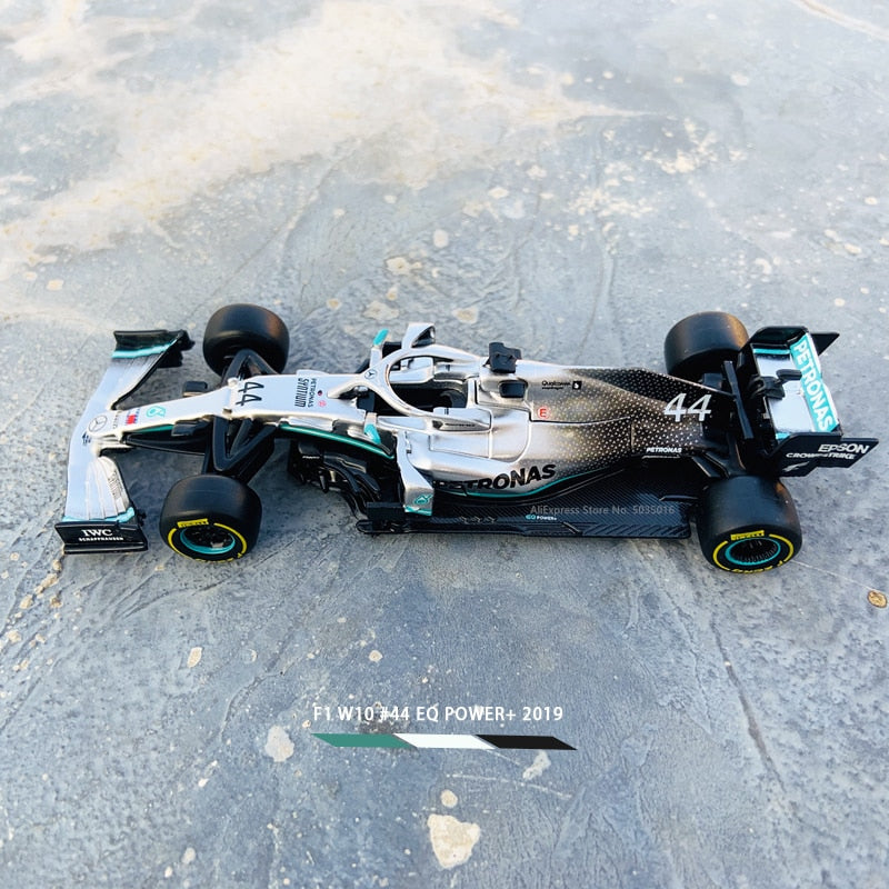 Bburago 1:43 Mercedes-Benz Team Lewis Hamilton W10-44 SF90 RB F1 Rennformelauto Statische Simulation Modellauto aus Druckgusslegierung