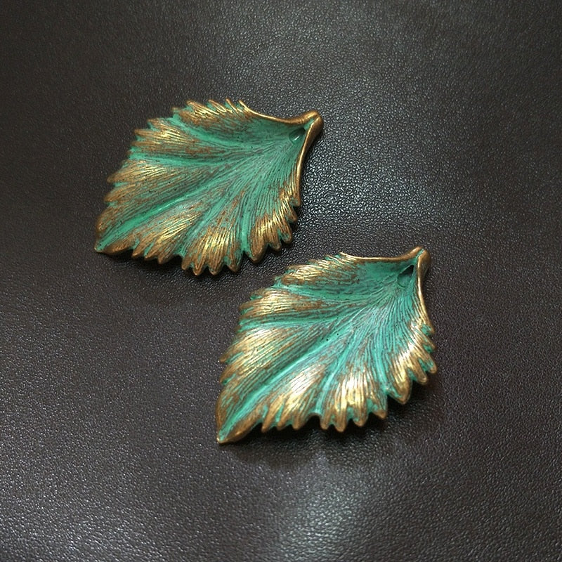 2021 New 5pcs 45*30MM Retro Patina Plated Zinc Alloy Green Leaf Charms Pendants for DIY Necklace Metal Jewelry Accessories