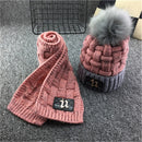 Winterweiches Fleece-Strickmütze-Schal-Set für Kinder, verdickter Beanie-Schal mit PU-Patches