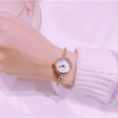 Relojes creativos minimalistas sin escala para mujer, reloj de pulsera salvaje de arte de moda de lujo para mujer, relojes de pulsera de cuarzo para mujer, regalos