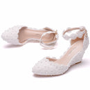 Crystal Queen Wedges Heel Mujer Zapatos de boda Novia White Lace UP Sweet Bridesmaid Bombas nupciales Plataforma