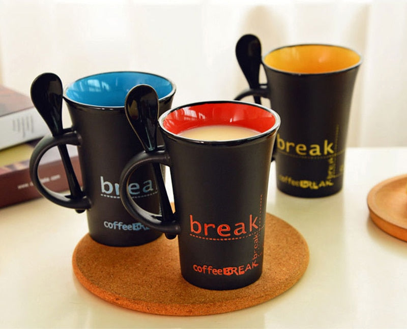 Neue einfache Keramik-Kaffeetasse mit Löffel, Henkelbecher, kreative Persönlichkeit, niedliche Tasse, Kaffeetassen, Trinkgeschirr für die Küche