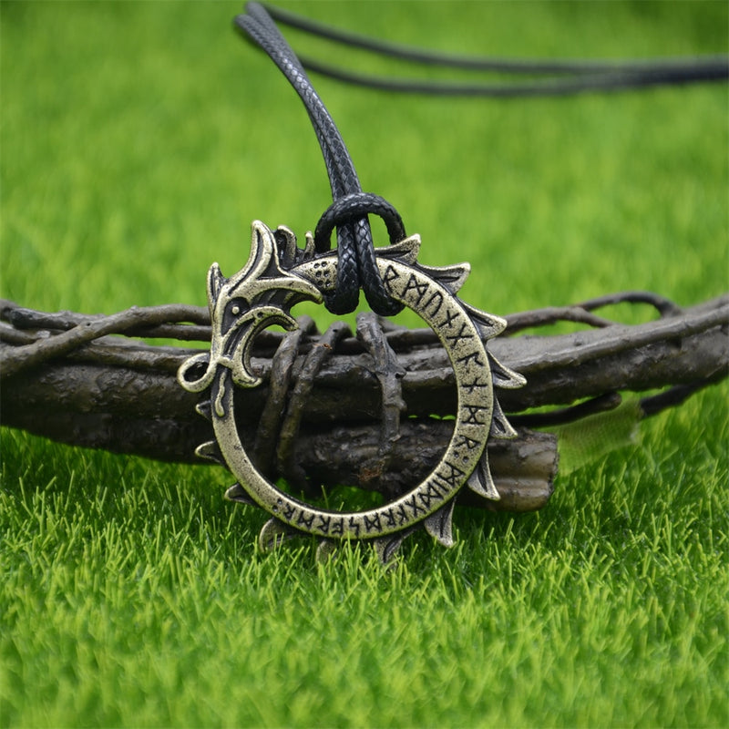Goth Ouroboros Norse Vintage Dragon Necklace Pendant Gothic Vikings Accessories Amulet Viking Runes Jewelry Neclaces Women Men