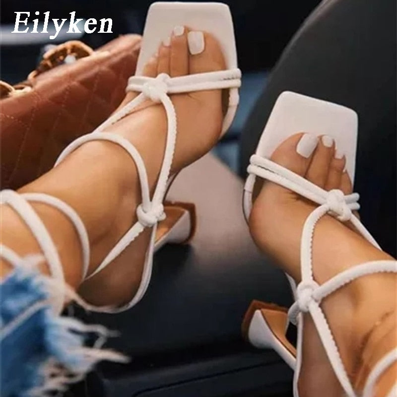 Eilyken 2022, verano, banda estrecha, correa en el tobillo, tacones altos para mujer, sandalias de tiras, cabeza cuadrada, zapatos de mujer de estilo extraño para mujer