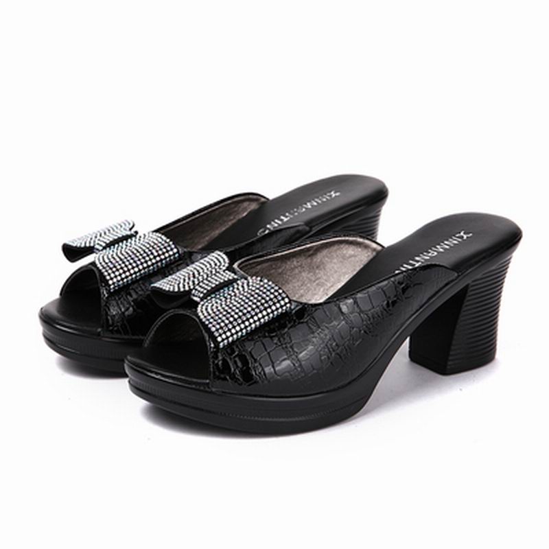 2022 neue Frauen Sandalen Frauen Hausschuhe aus echtem Leder Strass dicke hochhackige Farbblockdekoration offene Zehe Frauen Sandalen