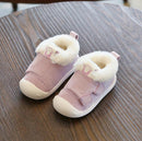 Botas de invierno para niños pequeños, botas de nieve cálidas de felpa para bebés y niñas, zapatos antideslizantes de fondo suave para exteriores cómodos para niños