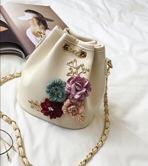2022 Metal Clip Small Square Bag New Fashion Dinner Flower Shoulder Diagonal Handbag Bags  Shoulder Bags 822