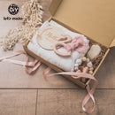 Lassen Sie uns 1 Set Babysachen Badetuch Baumwolldecke Pinsel Geschenkprodukte für Kinder Spielzeug Häkelrassel Box Weihnachtsgeschenk Geschenk machen