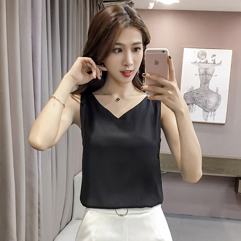 Korean Women Tops Chiffon Blouses Women Sleeveless Top Woman V Neck Tank Tops Casual Woman White Tops Ladies Basic OL Shirts XXL