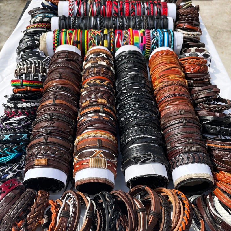 50 unids/lote, pulsera de surfista aleatoria hecha a mano para hombres y mujeres, estilos mixtos, brazaletes de cuero trenzado, joyería, regalo de fiesta MX3